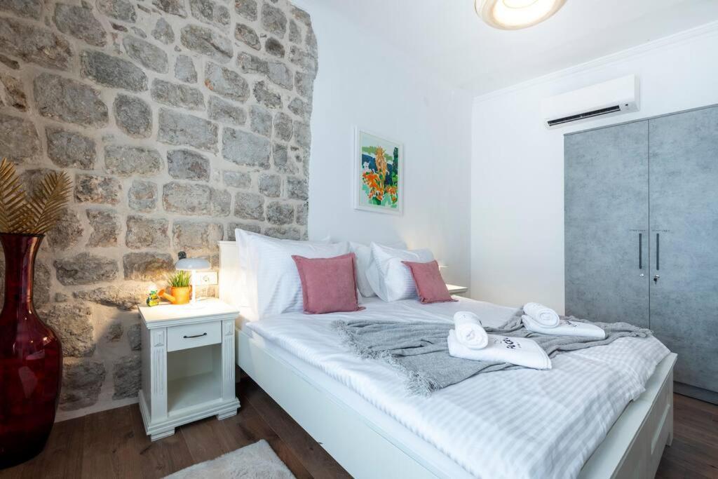 Flora-Heartbeat Old City Three Bedrooms Apartment Dubrovnik Exterior photo